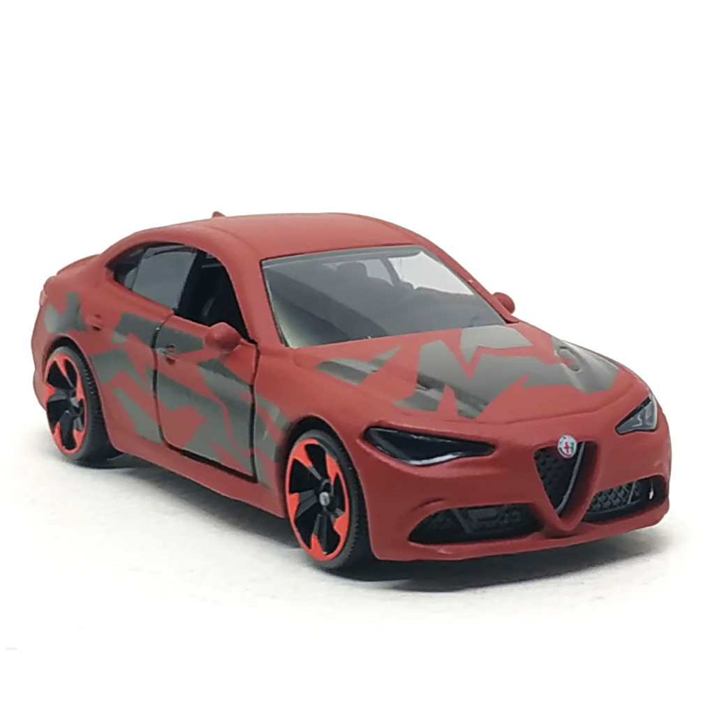 Majorette Alfa Romeo Giulia Camouflage สีแดงด้านลายพราง Scale 1/61 (8cm) ไม่มี package