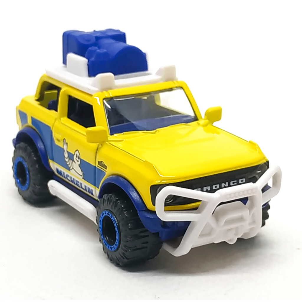 Majorette Ford Bronco Wildtrak - Michellin + Top Luggage & White Base /scale 1/62 (3 inches) no Pack