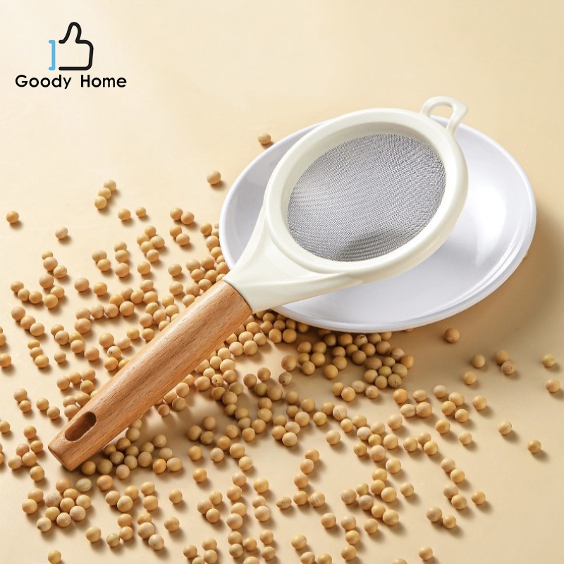 Goody home กระชอนเล็ก   ด้ามจับไม้  เล็กกระทัดรัด จับถนัดมือ