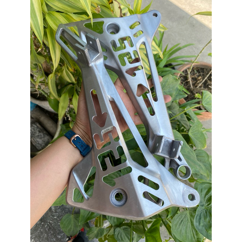 สเตย์พักเท้าหลังเจาะ พักเท้าหลังเจาะ w125iบังลม..w125sบังลม พักเท้าหลัง