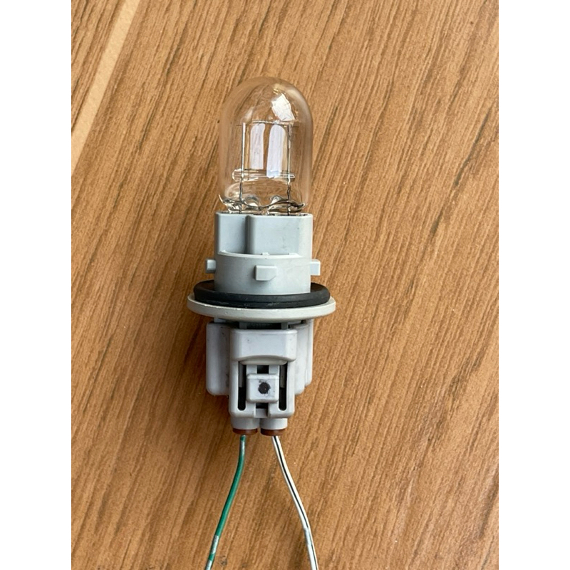 ขั้วไฟเลี้ยวหน้า TOYOTA  AE-100 ,AE101 (ได้ ขั้ว+หลอด ขาว+ปลั้ก) แท้มือสองญี่ปุ่น