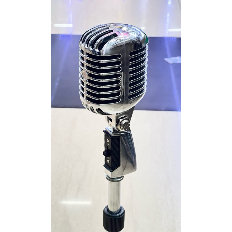 ไมโครโฟนโบราณ (ไมค์โบราณสีเงิน) พร้อมสาย 5เมตร: เป็นไมค์สายคุณภาพดี