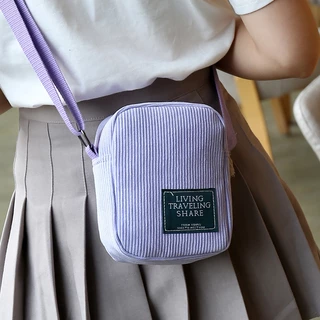 ส่งด่วน GUCSELECTED(B232) กระเป๋าผ้าสะพายข้างสีดำ-หลากสี ป้ายLIVING TRAVELING SHARE