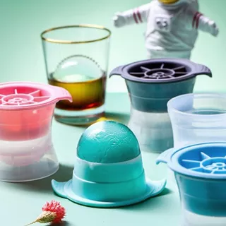 AT.MALL แม่พิมพ์น้ำแข็ง ก้อนกลม Ice Ball Maker ทำน้ำแข็งกลม ละลายช้า ซิลิโคน Food Grade แกะง่าย ขนาด 5 ซม. พร้อมส่ง A13