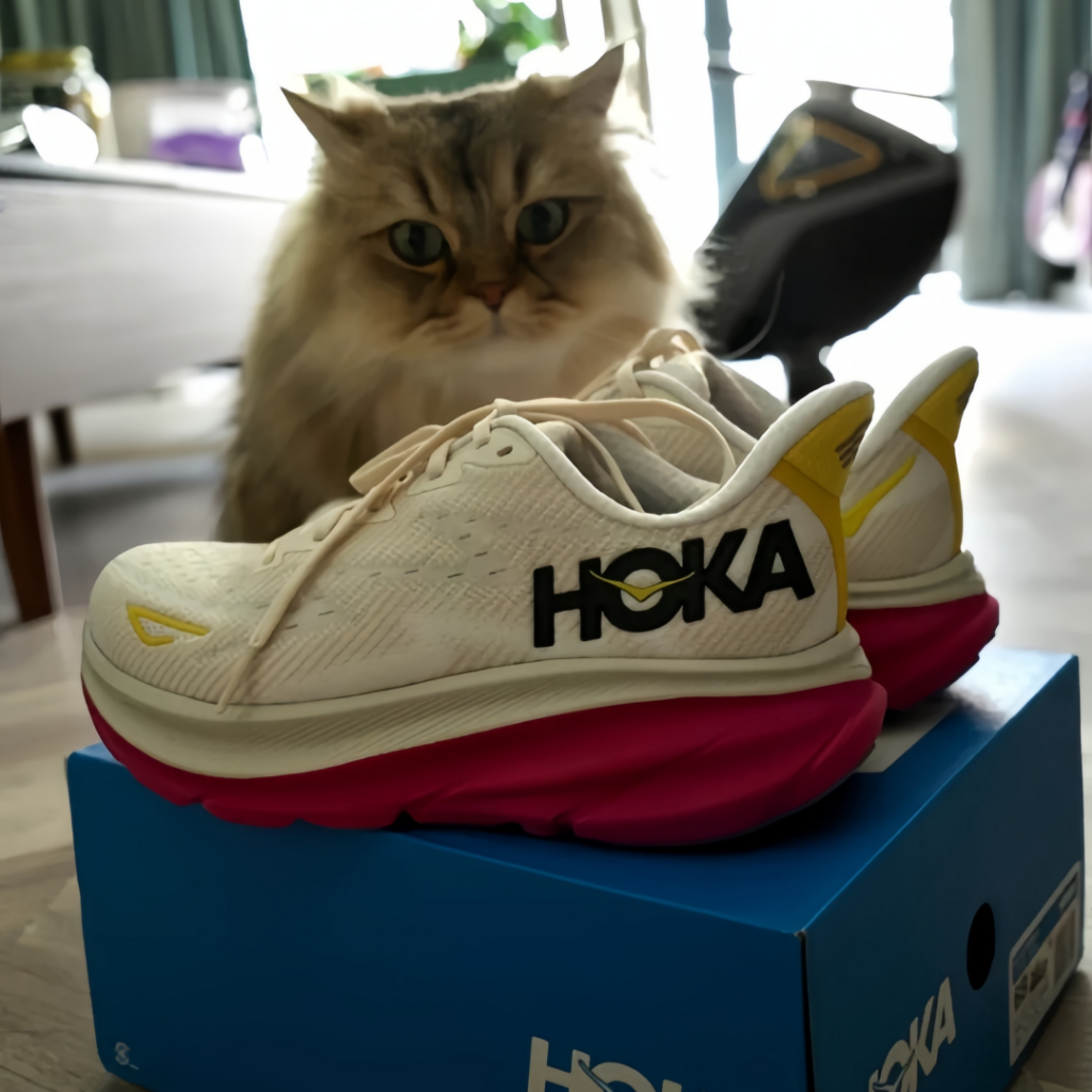 HOKA ONE ONE Clifton 9 รองเท้า ของแท้ 100 % เอคน๊อคแชมเปญขาว