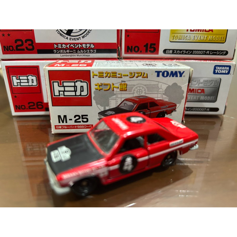 โมเดลรถ Nissan Bluebird SSS Coupe M-25 ขนาด 1:64 ยี่ห้อ Tomica