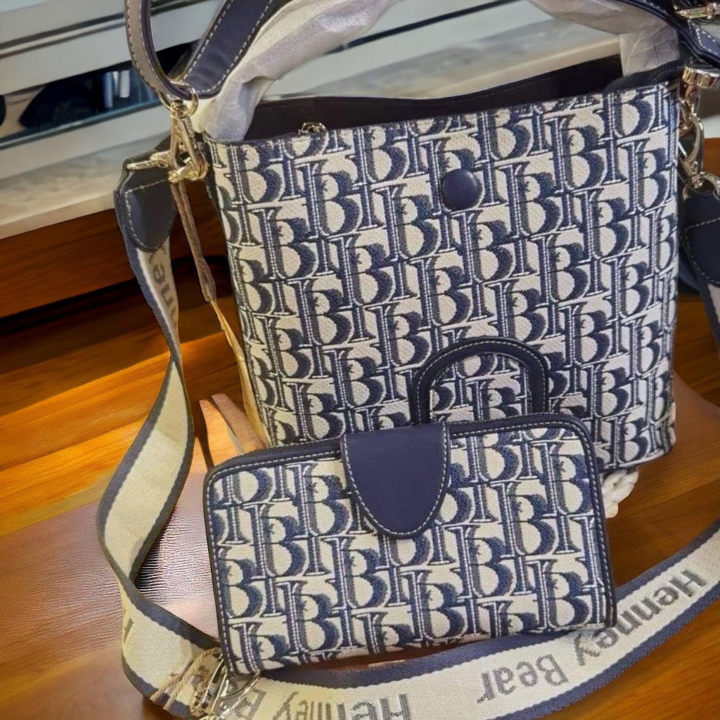 Henney bear - New !! เซตกระเป๋า+กระเป๋าสตางค์ใบยาว ลายHB กระเป๋าสะพายข้าง ทรงถือสวยมาพร้อมสายครอสบอด