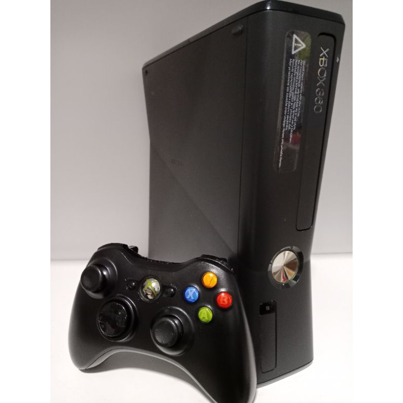 เครื่องเกมส์ Xbox 360 Slim 250 GB - Xbox 360 Slim ครบชุดพร้อมเล่น