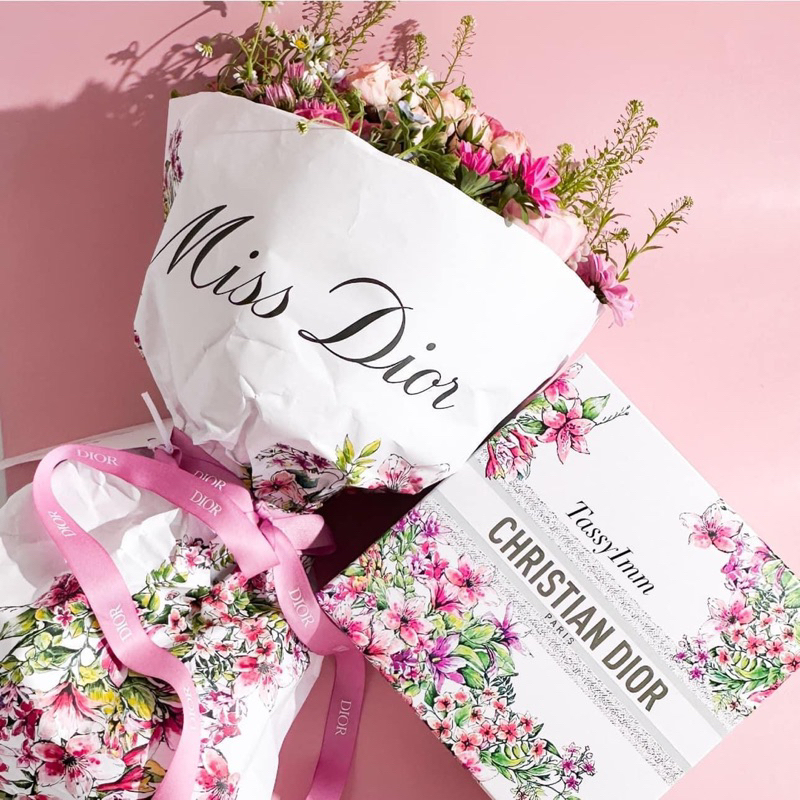 เปิดพรี ช่อดอกไม้จาก Dior 🌺💐 พร้อมจัดส่งวันที่ 13 Feb, 2024