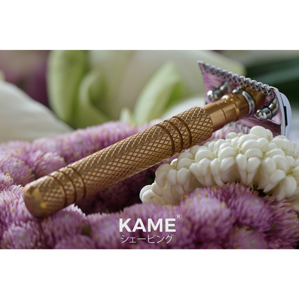 มีดโกนพระ KAME (คาเมะ) รุ่น KMS95 อลูมิเนียม สีทองสัมฤทธิ์ มีดโกนปลงผม สำหรับพระสงฆ์ ไม่บาดศีรษะ ไม่ต้องถอดฐานรอง ราคา ถูกที่สุด ดีลบีเคเค แกลเลอรีภาพที่ 5