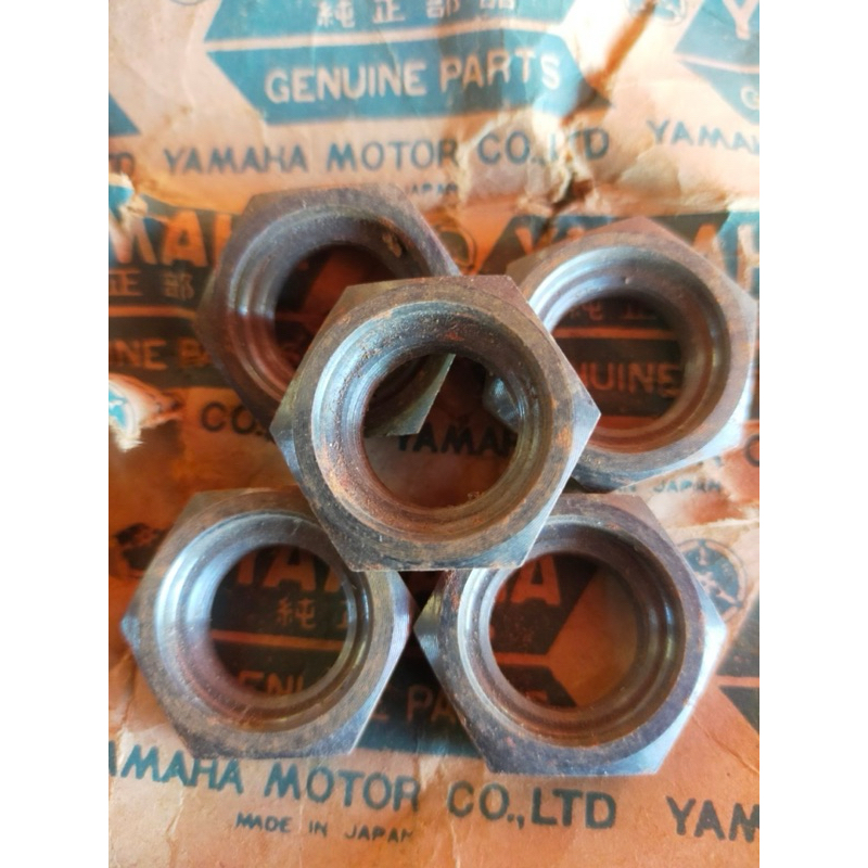 น็อต สเตอร์หน้า Yamaha DT100 YL2 YG5 RX100 RS-S YA5 YA6 ใส่ได้อีกหลายรุ่น แท้ใหม่