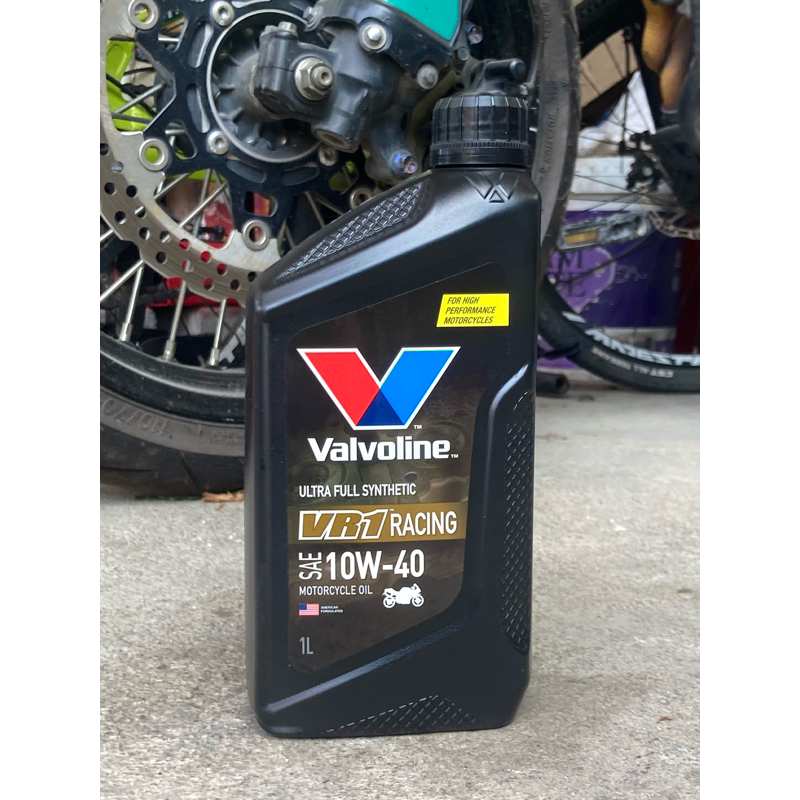 น้ำมันเครื่องมอไซค์ Valvoline VR1 RACING OIL 4T สังเคราะห์แท้ 100%  (พร้อมเปลี่ยนถ่าย 10W40, 10W50) 