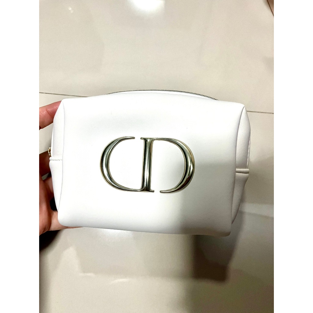 กระเป๋าเครื่องสำอาง Dior ของแท้ 100% จากเคาเตอร์ ไม่เคยใช้ ไม่มีถุง ไม่มีกล่องแถม