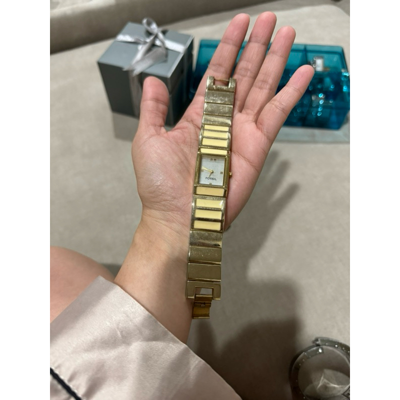 นาฬิกา FOSSIL ของแท้ สีทอง เหมาะสำหรับคนข้อมือเล็ก