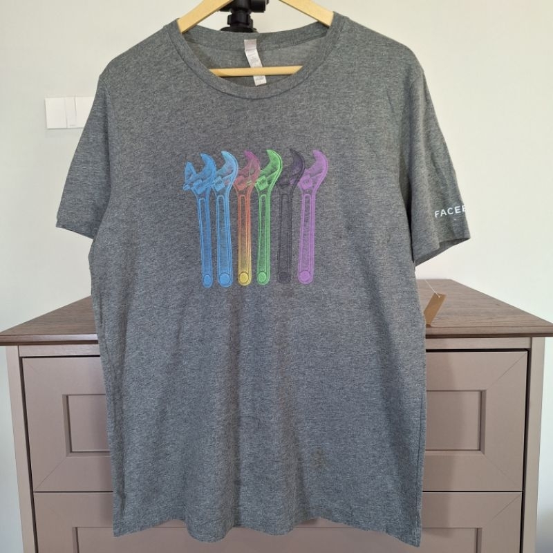 เสื้อยืด Facebook Tool size L (L000)