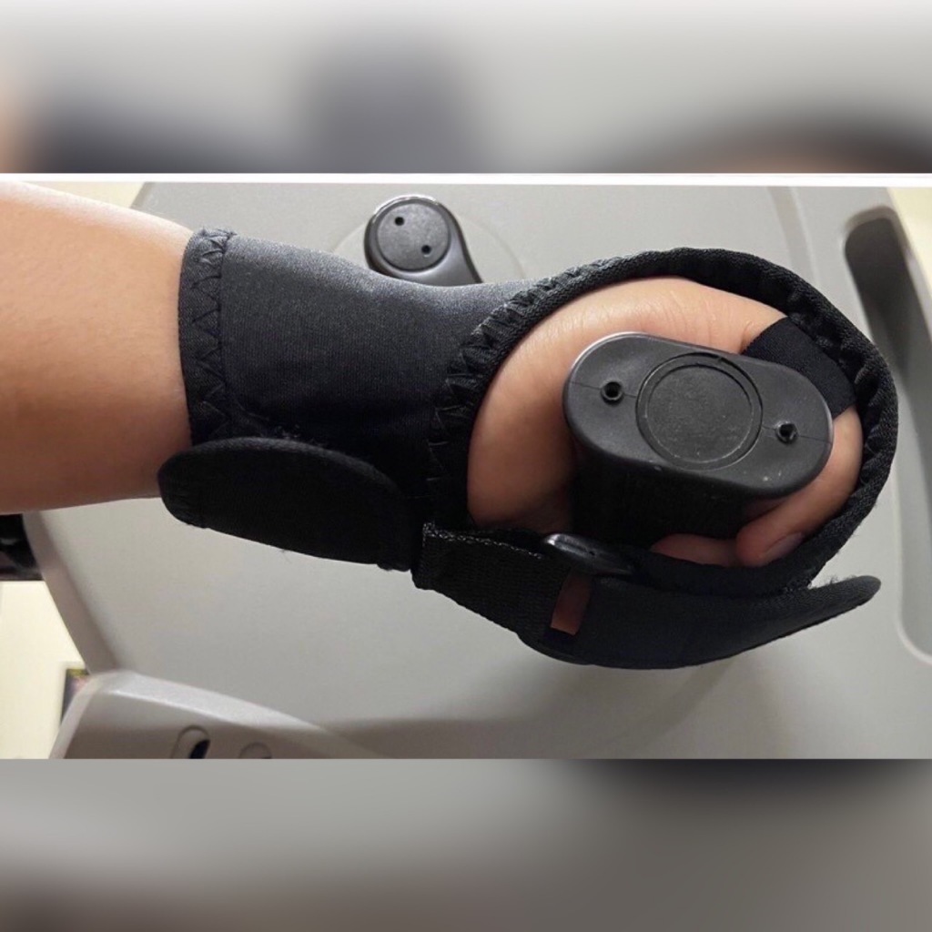 ถุงมือช่วยกายภาพบำบบัด จับปั่นจักรยาน ช่วยกำมือ รูปที่ 3