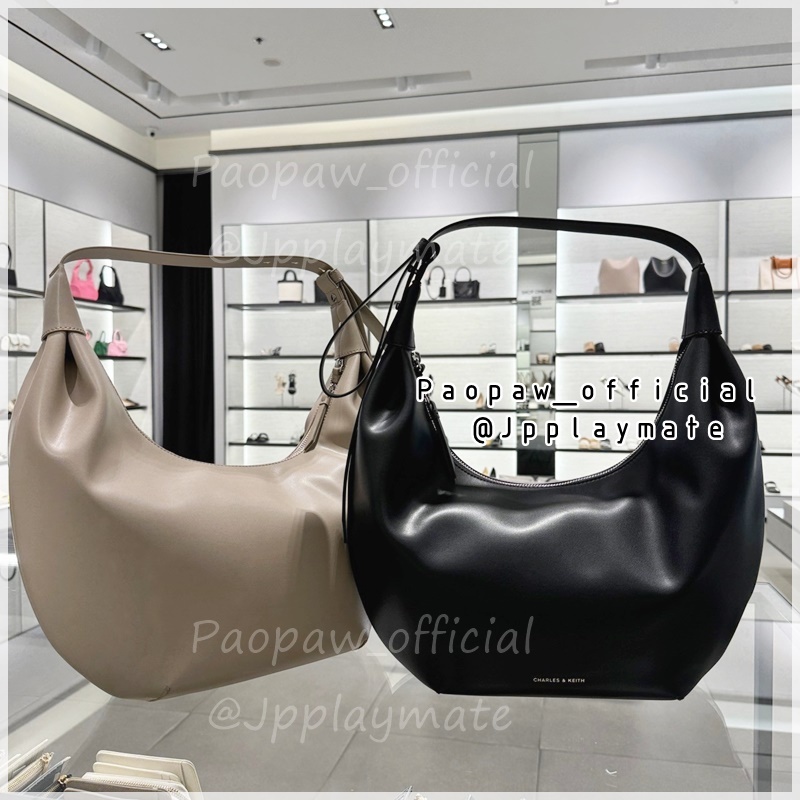 กระเป๋า Charles & Keith รุ่น Odella Curved Hobo Bag  :  CK2-40271288 แท้จากชอป พร้อมถุงกระดาษ
