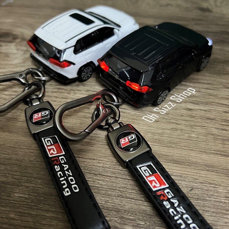 เคสรีโมทรถ Toyota Cross  GR Sports มีไฟหน้าและหลัง  แบบโมเดลรถ   (Car Shape)  วัสดุพลาสติกเบา ABS  พร้อมพวงกุญแจโลหะ คล้