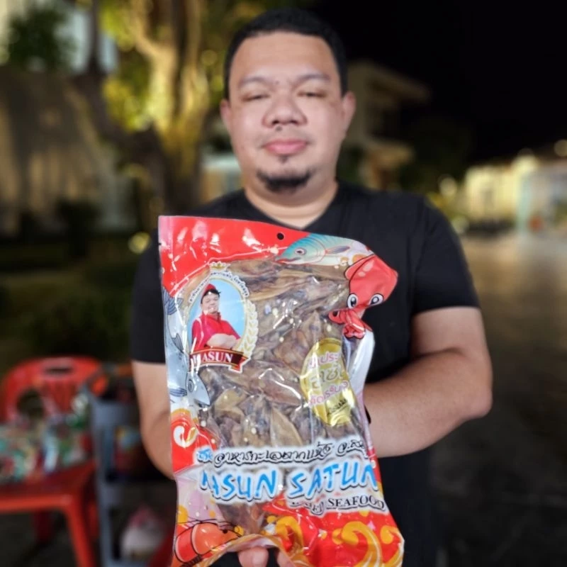 🦑 หมึกกะตอย หมึกจากชาวประมงพื้นหมึกกะตอย หมึกสดจากเรือชาวประมงพื้นบ้าน พิถีพิถันในการทำเป็นอย่างมาก รสชาติไม่ขม ไม่เค็ม