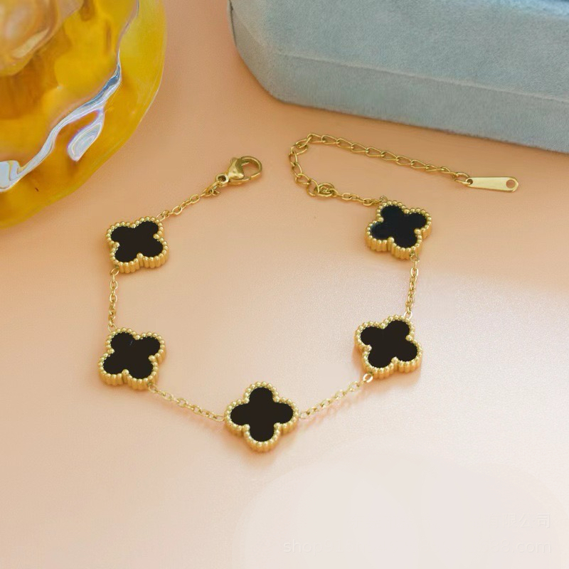 สร้อยข้อมือสแตนเลททอง 18K จี้ใบโคลเวอร์ 13mm. สแตนเลสแท้ ไม่ลอก ไม่ดำ