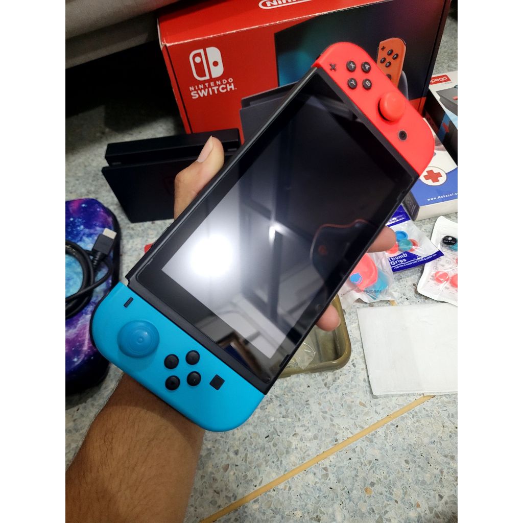 (มือสอง) Nintendo Switch V2 กล่องแดง ของแถมเยอะพร้อมอุปกรณ์เสริม + เกม 1 แผ่น