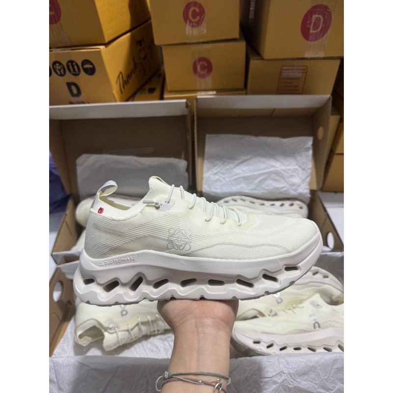 รองเท้าผ้าใบ On cloud x Loew e พร้อมส่ง