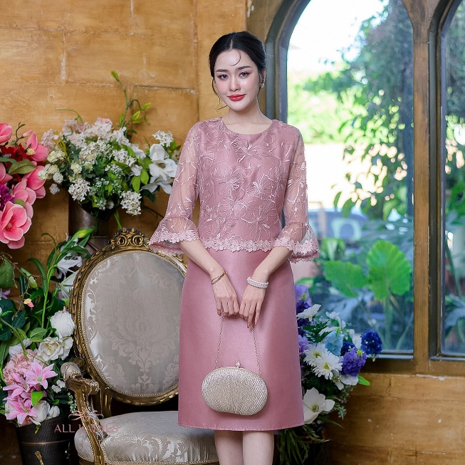 All Ladies เดรสผ้าไหมดอกไม้ปักแขนระบาย เดรสออกงานเรียบหรูดูแพง มีชมพูโรสโกลและเทา พร้อมสง่ค่ะ