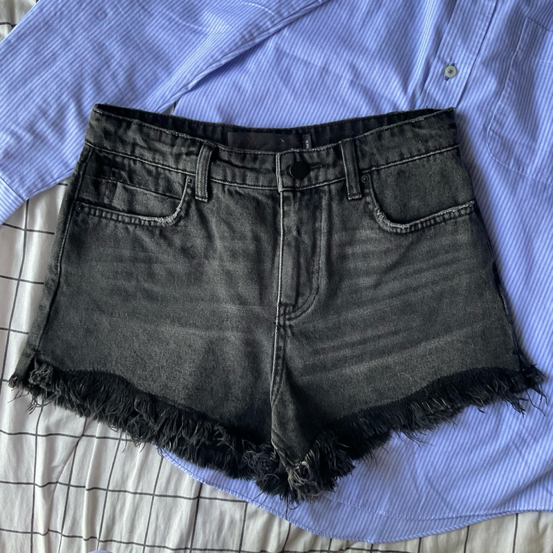 กางเกงยีนส์ขาสั้น Alexander Wang สีดำ มือสอง แท้ sizeM // denim x Alexander Wang shorts