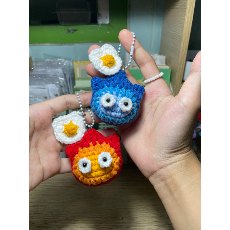 Calcifer with mini fried egg crochet พวงกุญแจแคลซิเฟอร์และไข่ดาวจิ๋ว