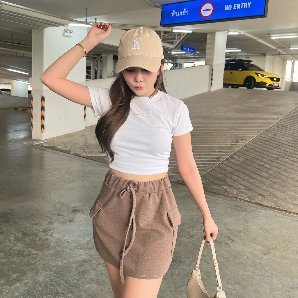 กระโปรงสั้น ทรงเอกระเป๋าคาร์โก้ ผ้าวูลเวฟ 🥰 กระเป๋าข้างใช้งานได้จริง สไตล์ y2k  รุ่น กระโปรงทาร์ตไข่