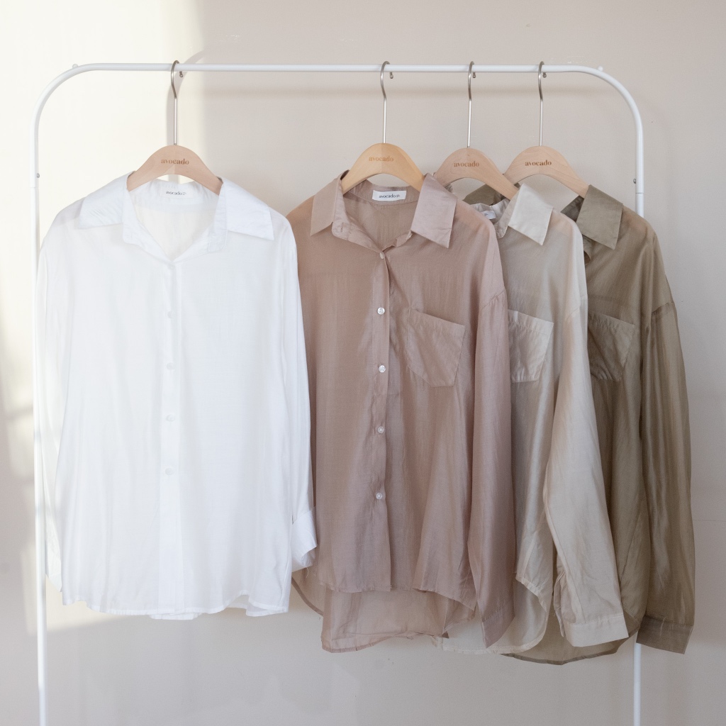avocado charming gloss shirt  ผ้าพริ้วใส่สบายไม่ลีบติดตัว ดีเทลความวาวนิด ๆ ของเนื้อผ้ารุ่นนี้บอกเลยว่าดีมาก รีดง่าย