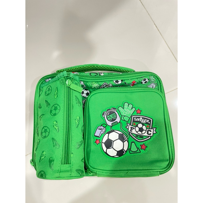 มือ 1 Smiggle กระเป๋าใส่กล่องข้าว/lunch box smiggle ซื้อมายังไม่เคยใช้