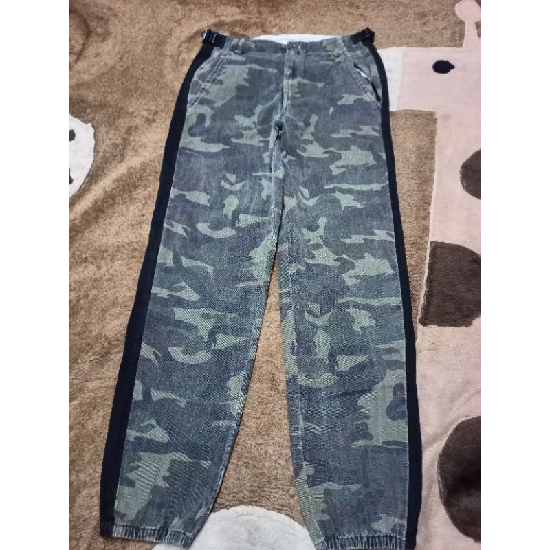 ee138 better be กางเกงลายทหารมือสอง เอว 28