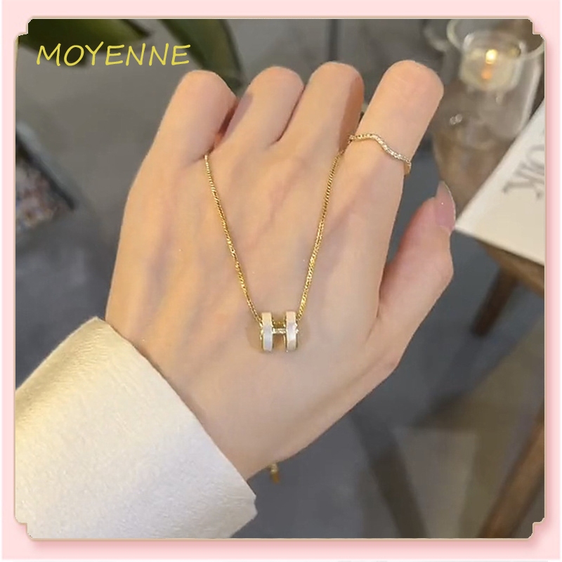 【จัดส่งจากกรุงเทพ】H สร้อยคอผู้หญิงสไตล์ร้อนหรูหรา niche อารมณ์ high-end สีไม่ซีดจาง clavicle CHAIN ​​อุปกรณ์เสริม
