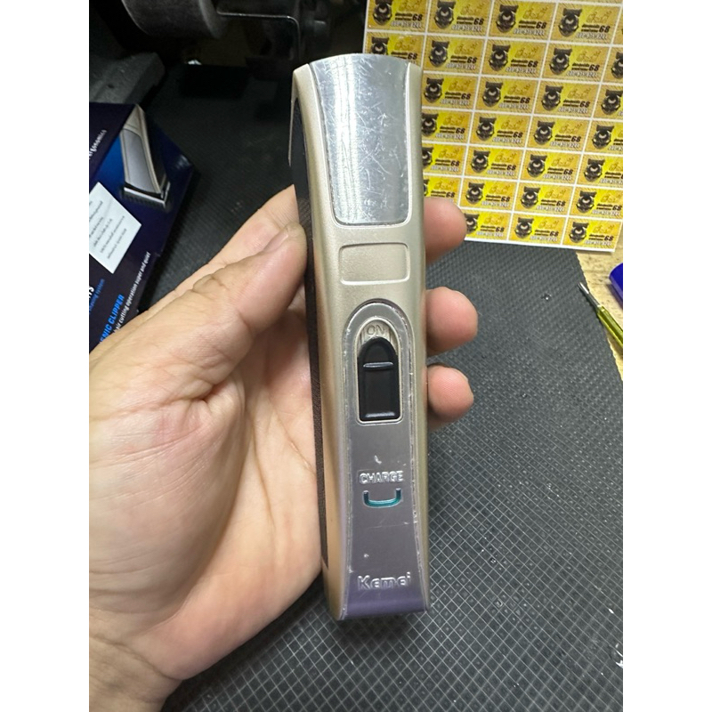 เครื่องเปล่าไม่มีแบต kemei km5017 ที่ให้บอร์ดี้ มอเตอร์ วงจร ที่ไม่มีให้แบต กับชุดฟัน