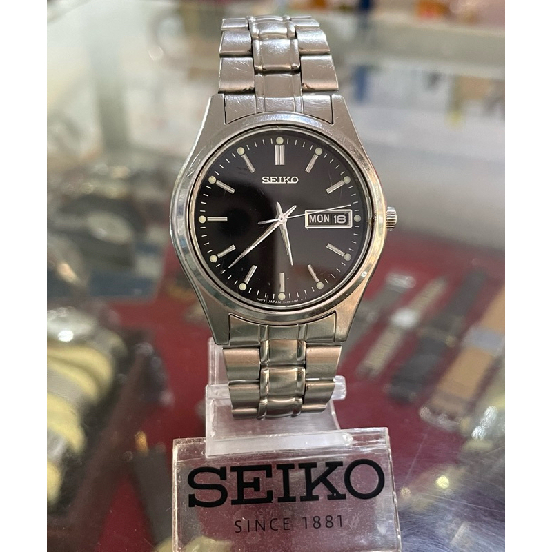 Seiko 7N43-9041 Day/Date Quartz Mens Watch