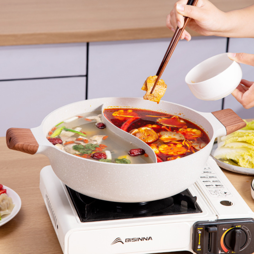 หม้อชาบู 2 ช่อง 4 ลิตร เคลือบหินอ่อน หม้อชาบูแคมป์ปิ้ง เหมาะสำหรับเตาแม่เหล็กไฟฟ้าและเตาแก๊สทุกชนิด