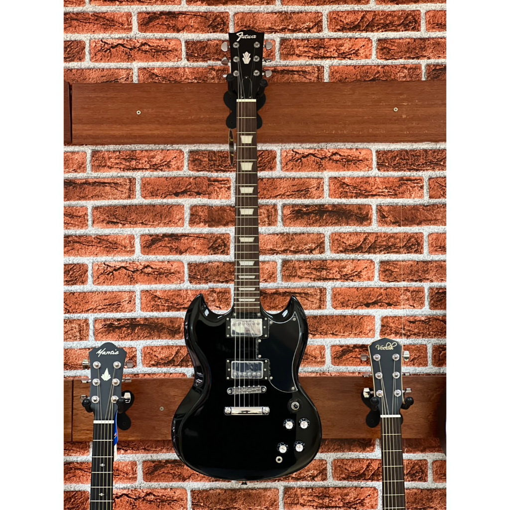 Future กีต้าร์ไฟฟ้า ทรง SG Electric Guitar SG รุ่น CLG-24