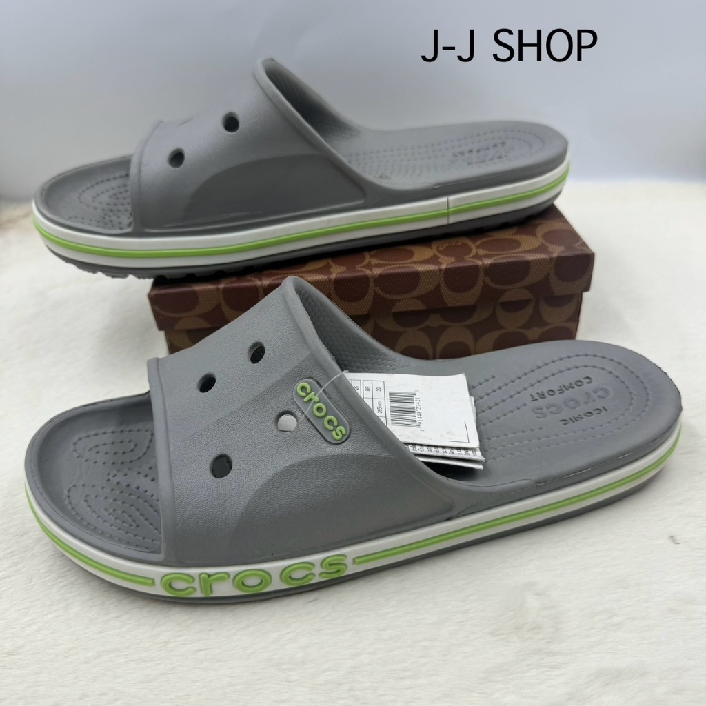 รองเท้าแตะ Crocs แบบสวมสำหรับผู้หญิงและผู้ชายรุ่นใหม่ไซส์ 36 ถึง 46 งานสวยน้ำหนักเบาราคาถูกสินค้ามีคุณภาพ ห้ามพลาดนะคะ