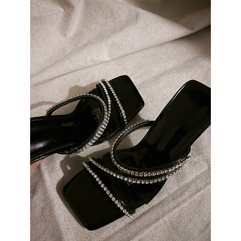 STOCKพร้อมส่ง รองเท้าส้นสูงHigh3.5นิ้ว สายแต่งงเม็ดเพชร 3 สี