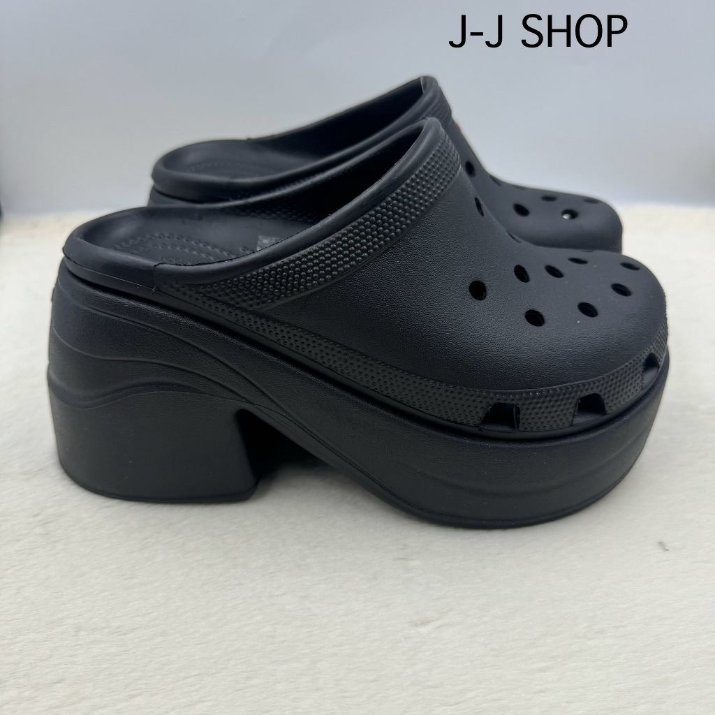 รองเท้าส้นสูง แบบสวมสำหรับผู้หญิงมาใหม่รุ่น Crocs Siren clog มีไซส์ 35---40 งานสวยเรียบรู้ ดูดีมาก รับรองสิ่นค้าตรงปกค่ะ