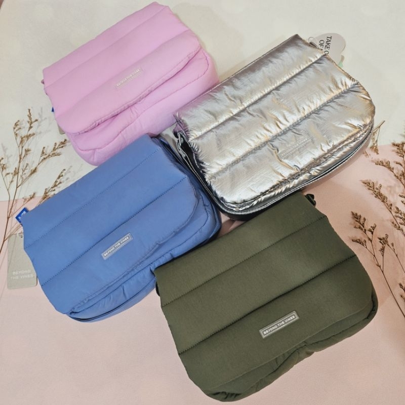 Beyond the vines Poofy bag