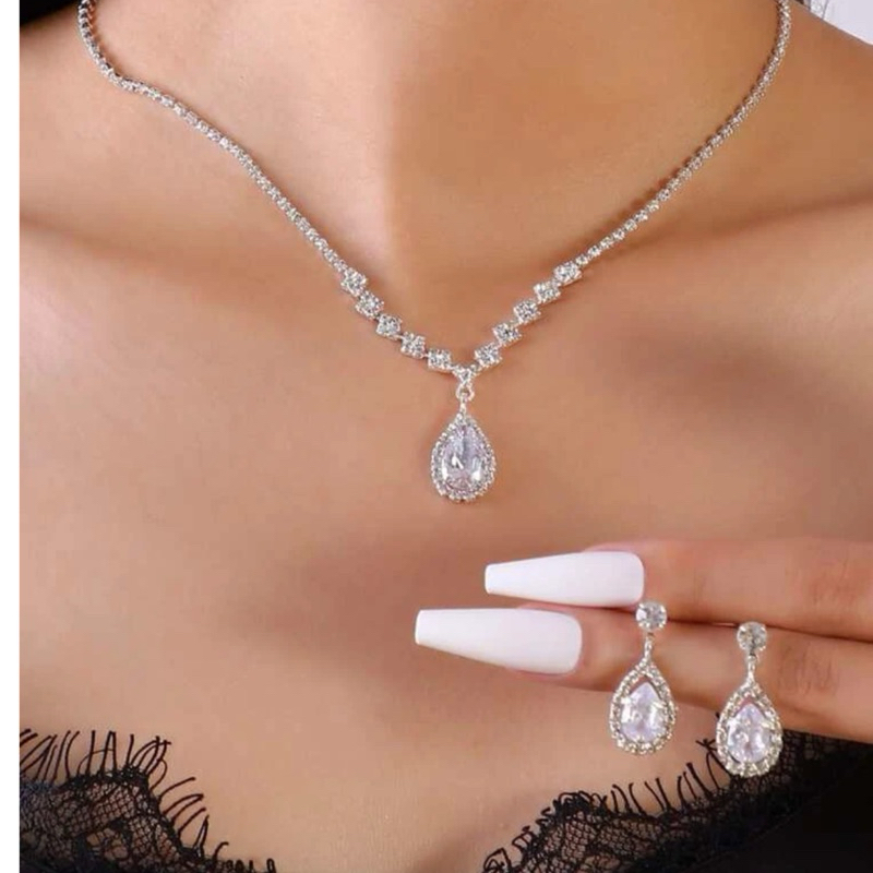 ชุดเครื่องประดับ สร้อยคอ และต่างหูเพชรสีขาว พร้อมส่ง
