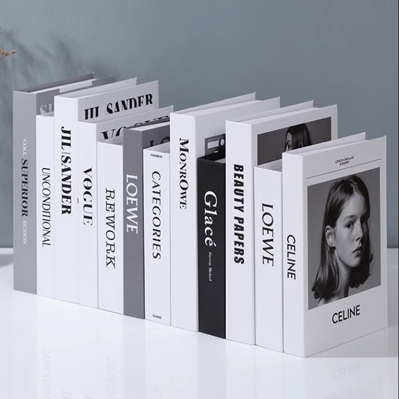 หนังสือปลอม หนังสือตั้งโชว์ พร็อพหนังสือ พร็อพถ่ายรูป ม็อคอัพ ลวดลายสวยงามคมชัดเหมือนจริง