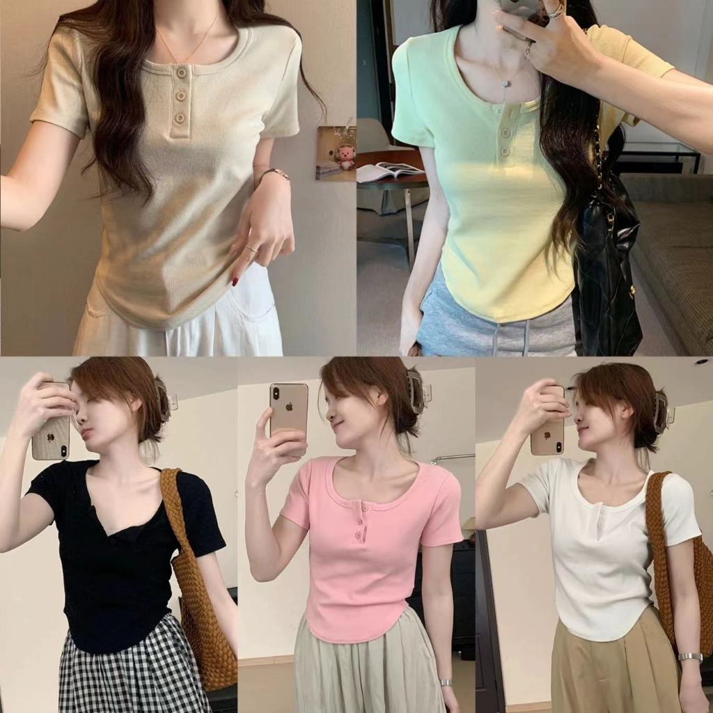 เผยผอม ครึ่งเปิด กระดุม สีทึบ เสื้อยืด คอต่ำ แขนสั้น ผ้าฝ้ายแท้ ท็อปส์ แฟชั่นสบาย ๆ ดูดีมาก