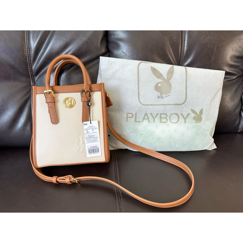 Playboy กระเป๋าสะพายข้างผู้หญิง แท้ 💯 ดีไซน์ทรงกล่องตกแต่งขอบหนังTwo tone สีน้ำตาล