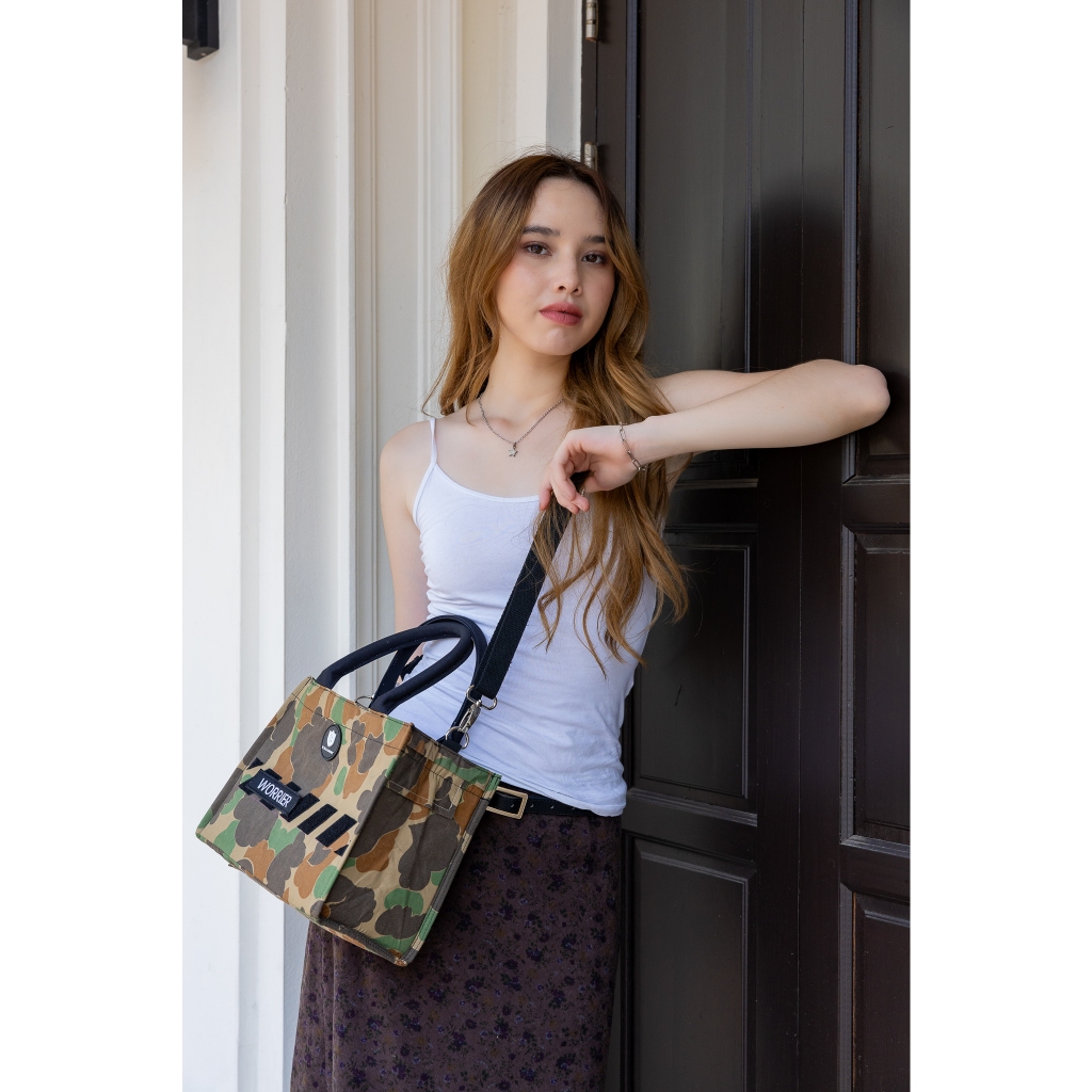 - B26 - THE BOX กระเป๋าจากเสื้อทหารแท้ BY BETA COMPANY