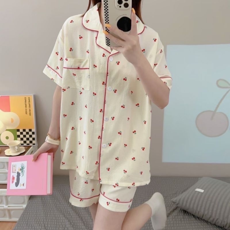 ชุดนอนผ้าไหมญี่ปุ่นแขนสั้น-ขาสั้น เนื้อผ้าเกรดพีเมี่ยม รอบอก 44นิ้ว  ขนาดฟรีไซส์