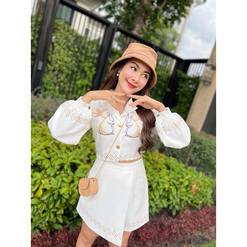 lollipop 04 เซตเสื้อครอปขาวแขนยาวปักกระต่าย m