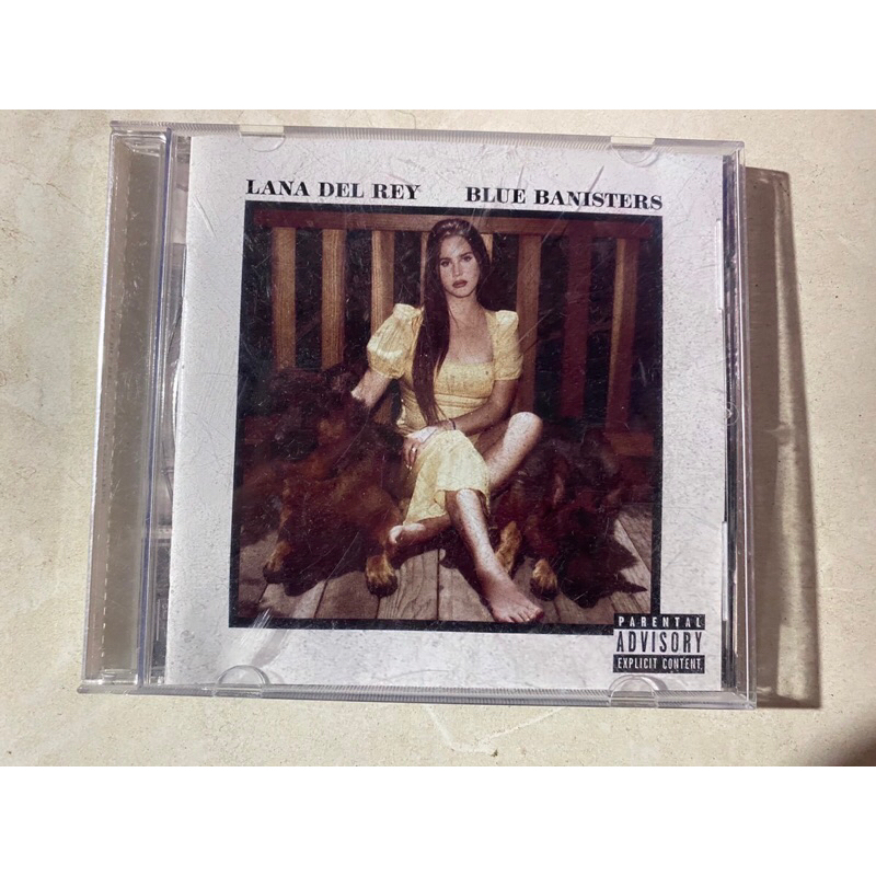 ส่งต่อแผ่น CD Lana Del Rey ได้มาเกือบพัน